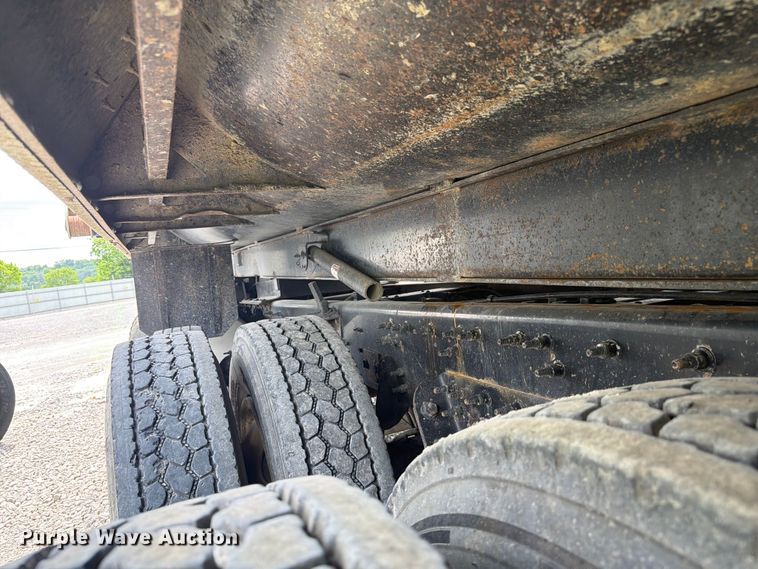 image for item YA3558 2016 Caterpillar CT660S dump truck