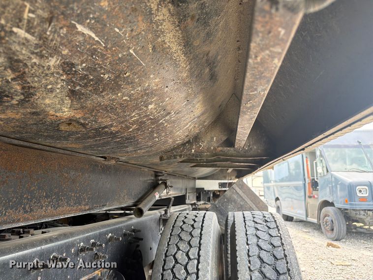 image for item YA3558 2016 Caterpillar CT660S dump truck