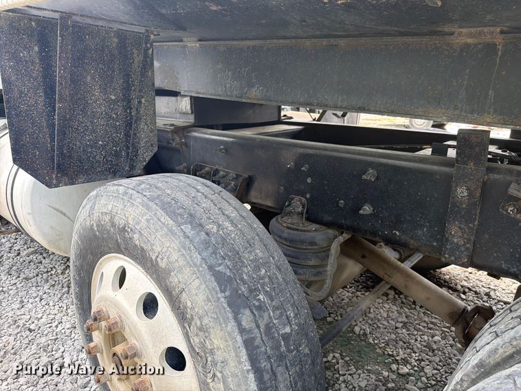 image for item YA3558 2016 Caterpillar CT660S dump truck