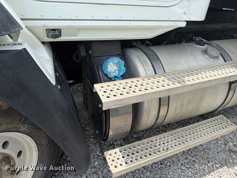 image for item YA3558 2016 Caterpillar CT660S dump truck