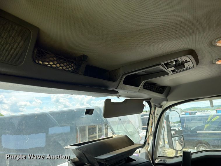 image for item YA3558 2016 Caterpillar CT660S dump truck