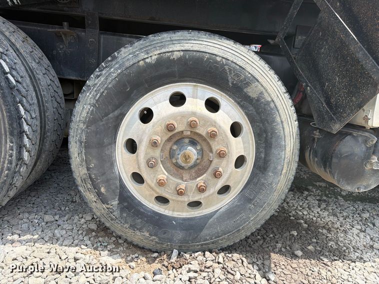 image for item YA3558 2016 Caterpillar CT660S dump truck