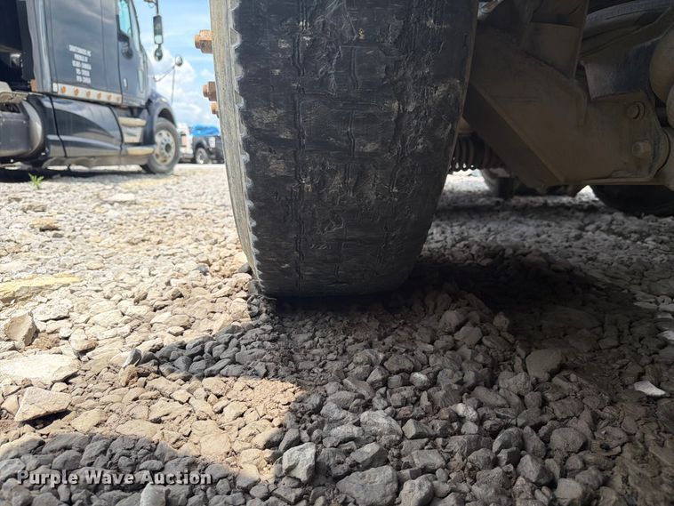 image for item YA3558 2016 Caterpillar CT660S dump truck