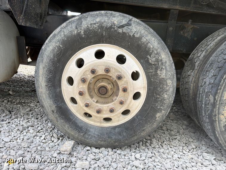 image for item YA3558 2016 Caterpillar CT660S dump truck
