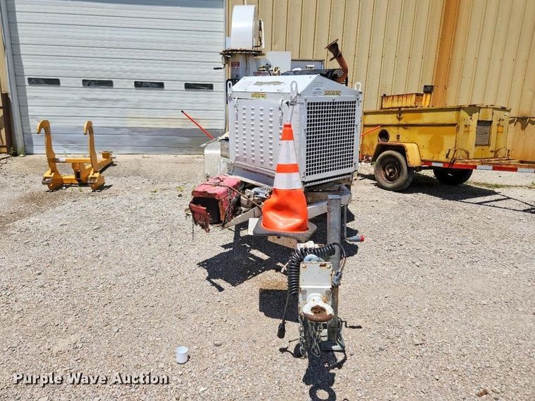 image for item YA3736 2020 Bandit 200UC wood chipper