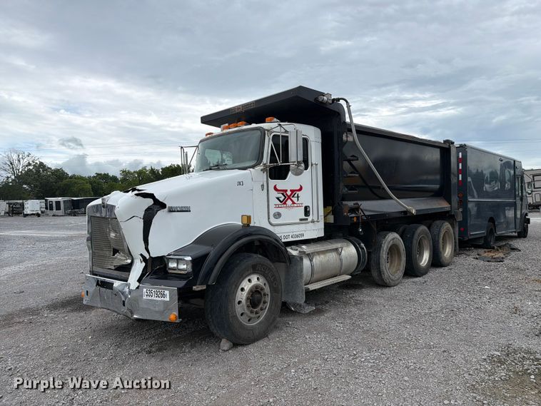 2018 Kenworth T800 dump truck