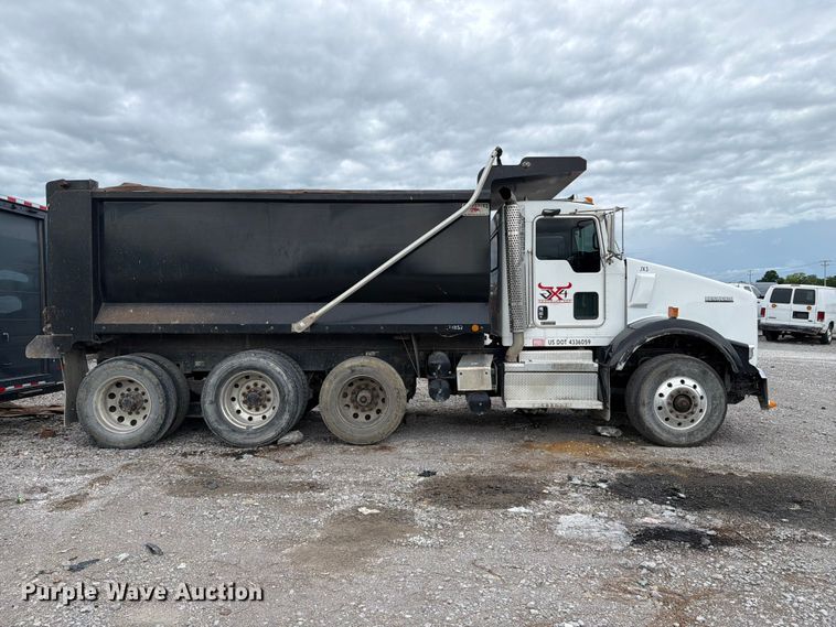 image for item YA3777 2018 Kenworth T800 dump truck