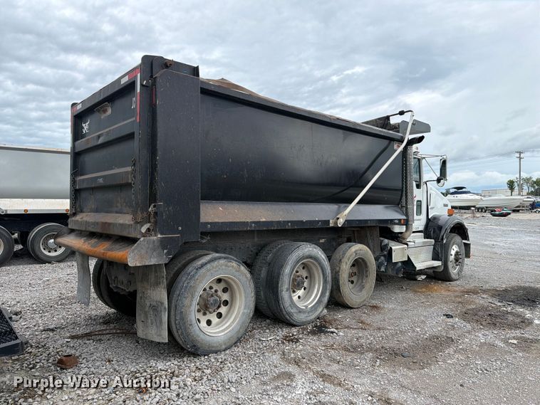 image for item YA3777 2018 Kenworth T800 dump truck