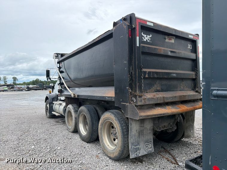 image for item YA3777 2018 Kenworth T800 dump truck