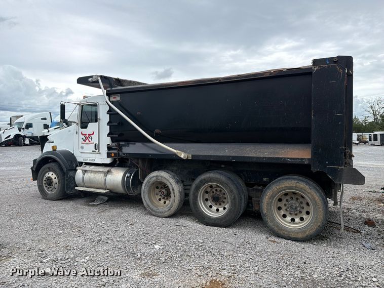 image for item YA3777 2018 Kenworth T800 dump truck