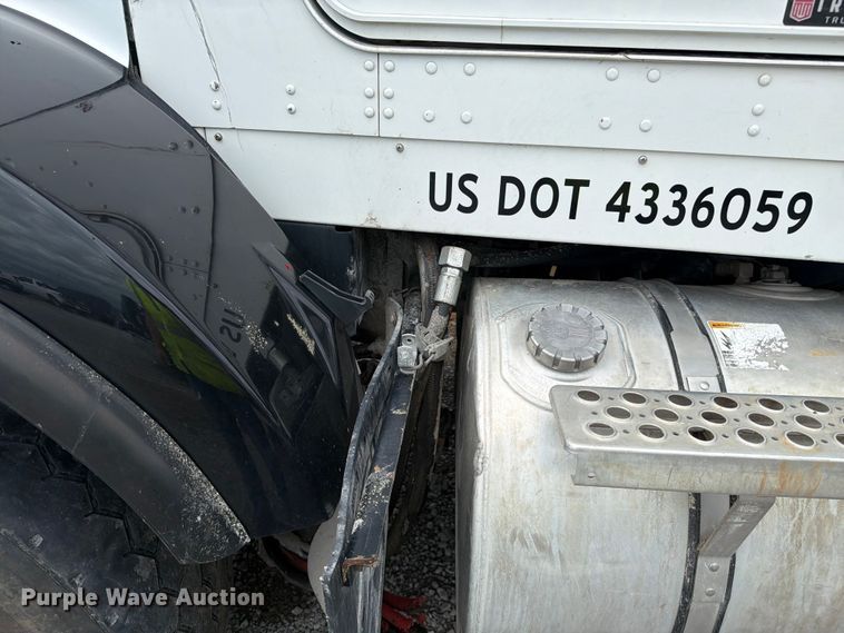 image for item YA3777 2018 Kenworth T800 dump truck