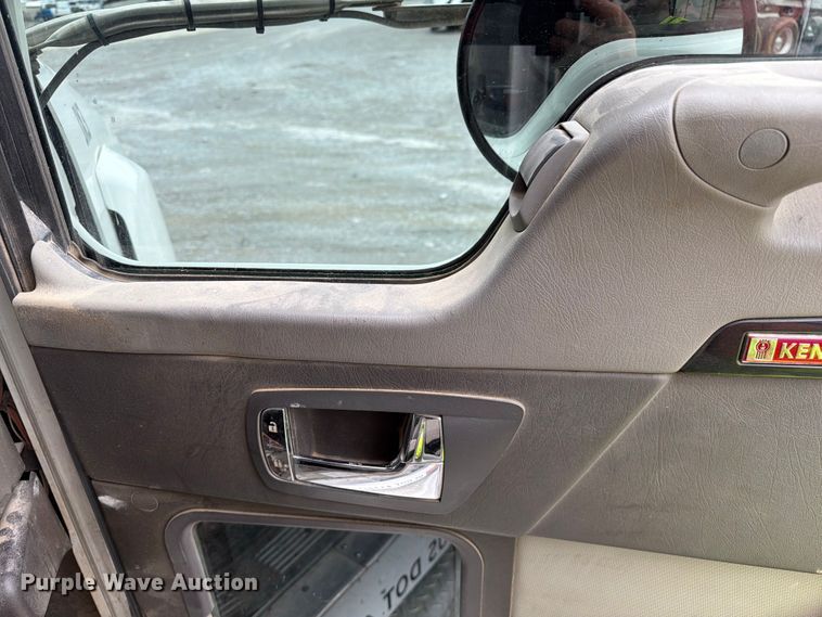 image for item YA3777 2018 Kenworth T800 dump truck
