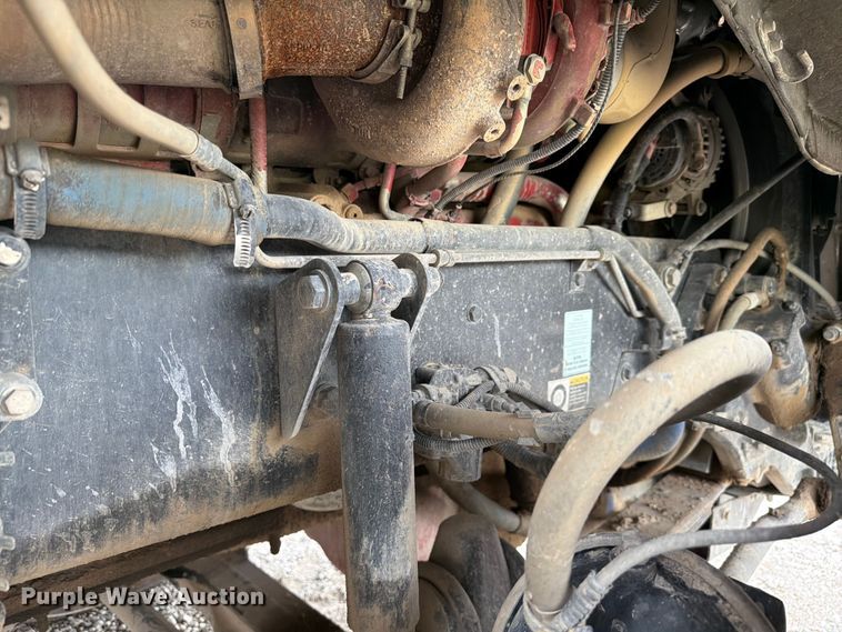 image for item YA3777 2018 Kenworth T800 dump truck