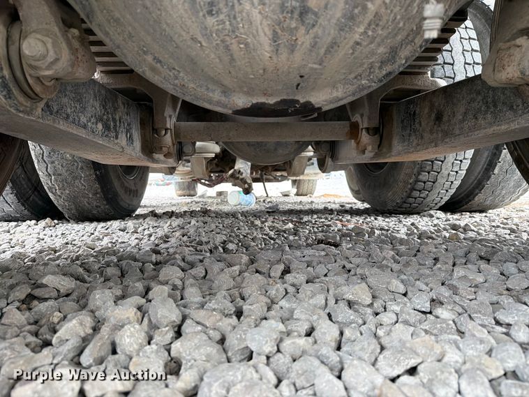 image for item YA3777 2018 Kenworth T800 dump truck