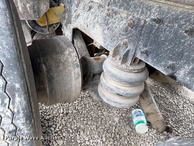 image for item YA3777 2018 Kenworth T800 dump truck
