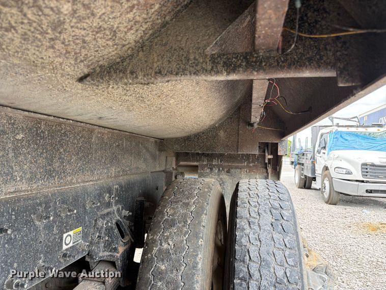 image for item YA3777 2018 Kenworth T800 dump truck
