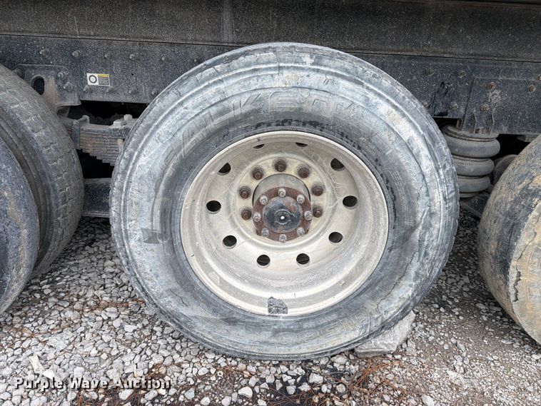 image for item YA3777 2018 Kenworth T800 dump truck