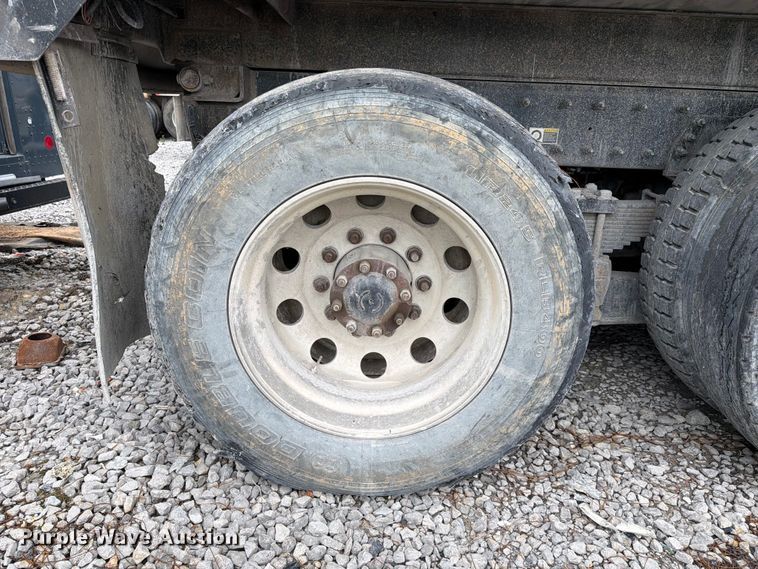image for item YA3777 2018 Kenworth T800 dump truck
