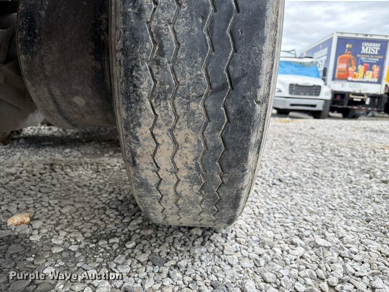 image for item YA3777 2018 Kenworth T800 dump truck