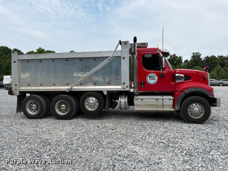 image for item YA3778 2026 Western Star dump truck