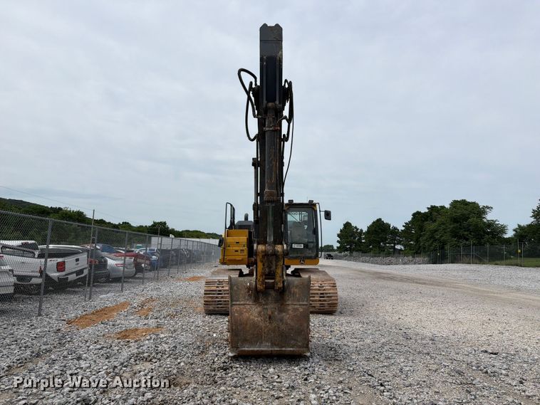 image for item YA3847 2018 John Deere 300G LC excavator