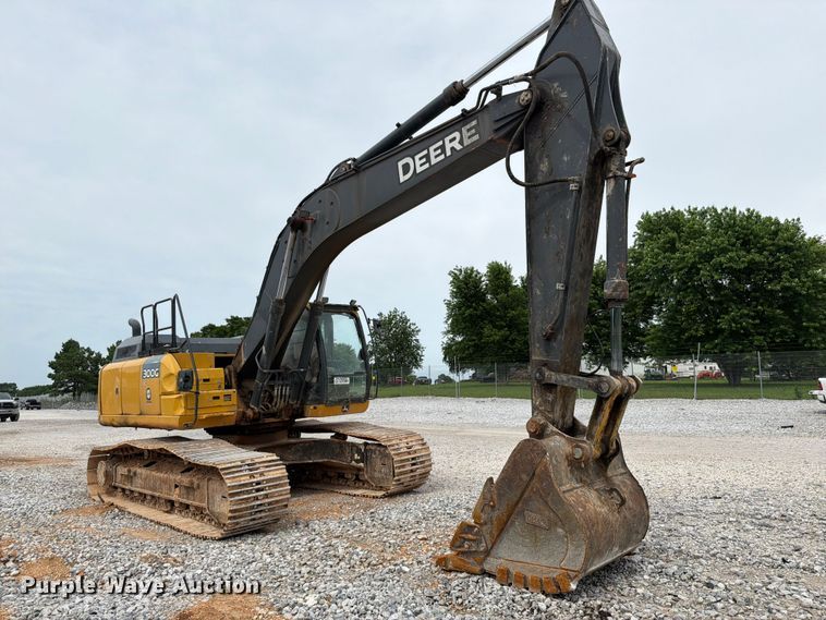 image for item YA3847 2018 John Deere 300G LC excavator