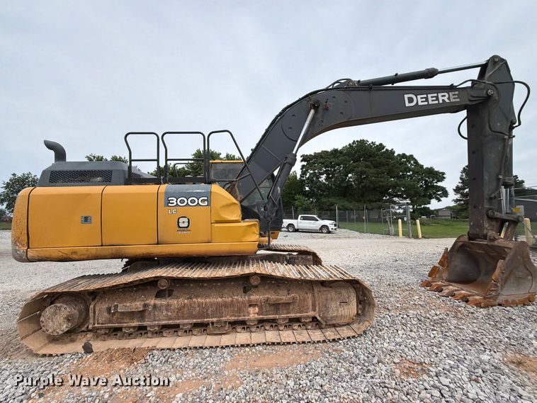 image for item YA3847 2018 John Deere 300G LC excavator