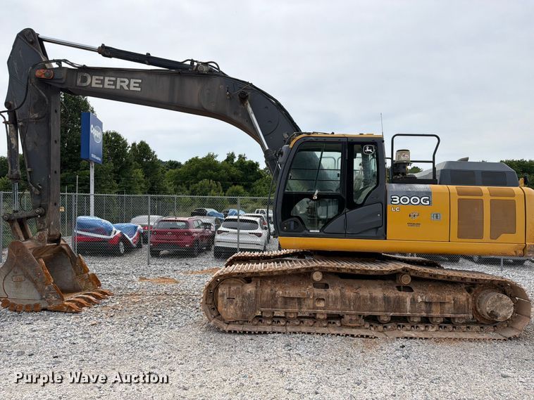 image for item YA3847 2018 John Deere 300G LC excavator