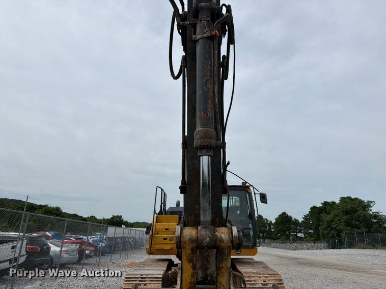 image for item YA3847 2018 John Deere 300G LC excavator
