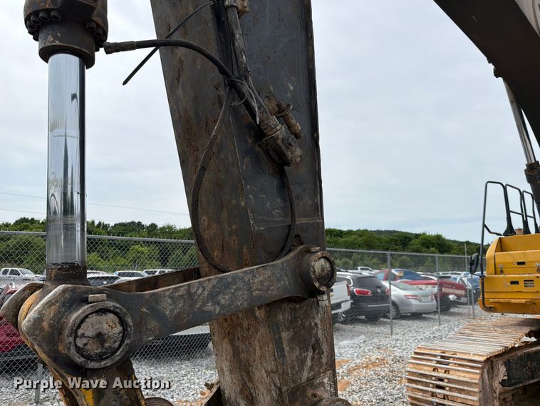 image for item YA3847 2018 John Deere 300G LC excavator