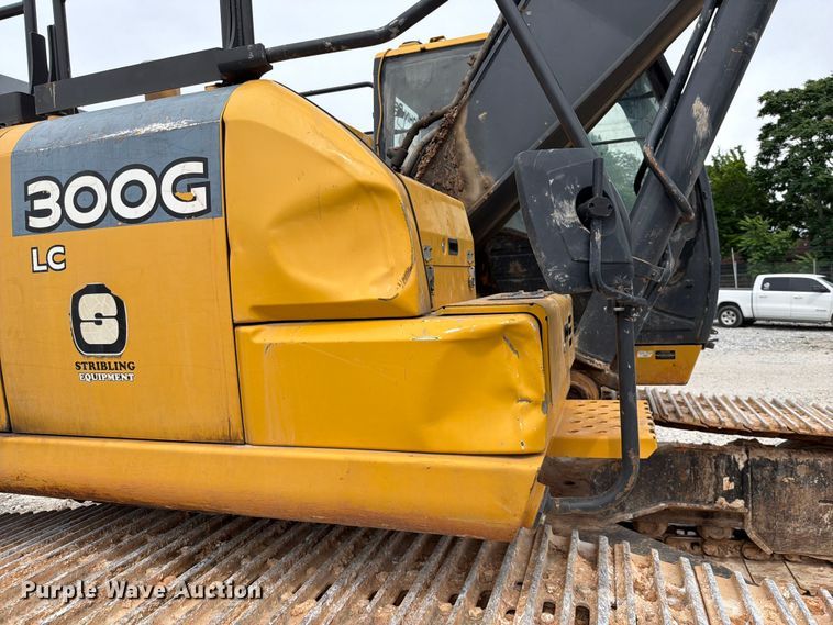 image for item YA3847 2018 John Deere 300G LC excavator