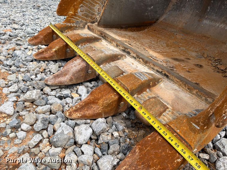image for item YA3847 2018 John Deere 300G LC excavator