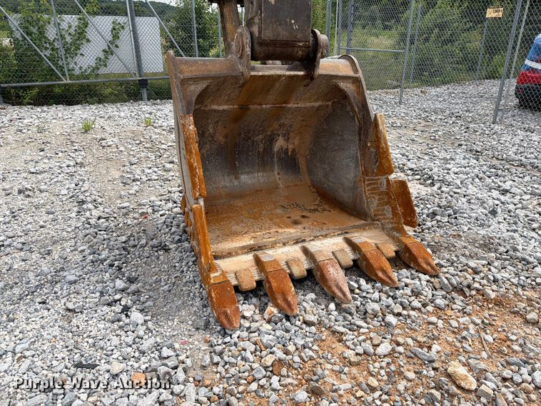 image for item YA3847 2018 John Deere 300G LC excavator