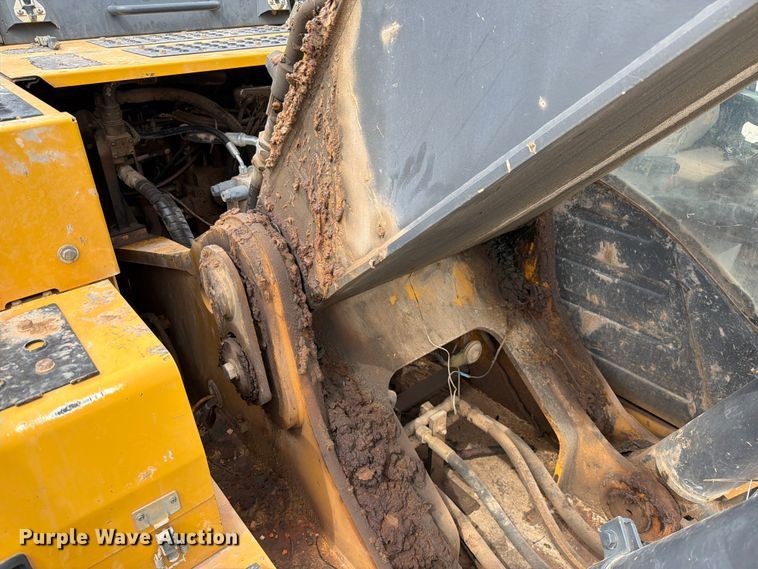 image for item YA3847 2018 John Deere 300G LC excavator