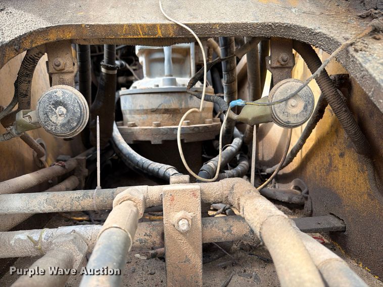 image for item YA3847 2018 John Deere 300G LC excavator