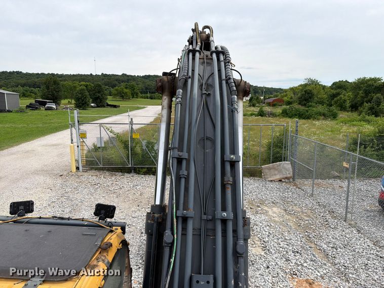 image for item YA3847 2018 John Deere 300G LC excavator