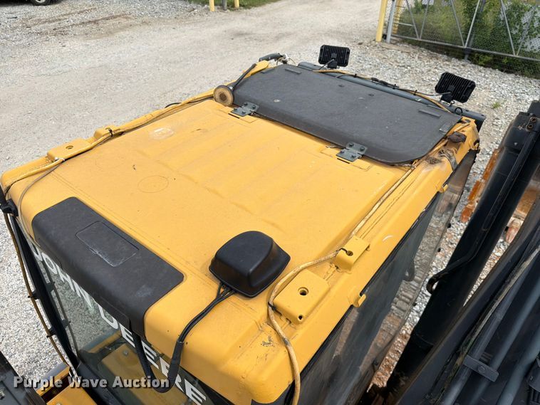 image for item YA3847 2018 John Deere 300G LC excavator
