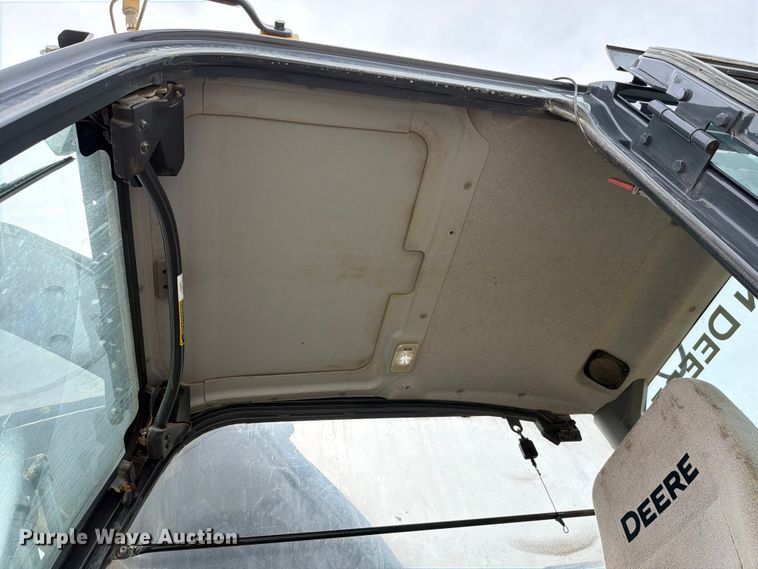 image for item YA3847 2018 John Deere 300G LC excavator