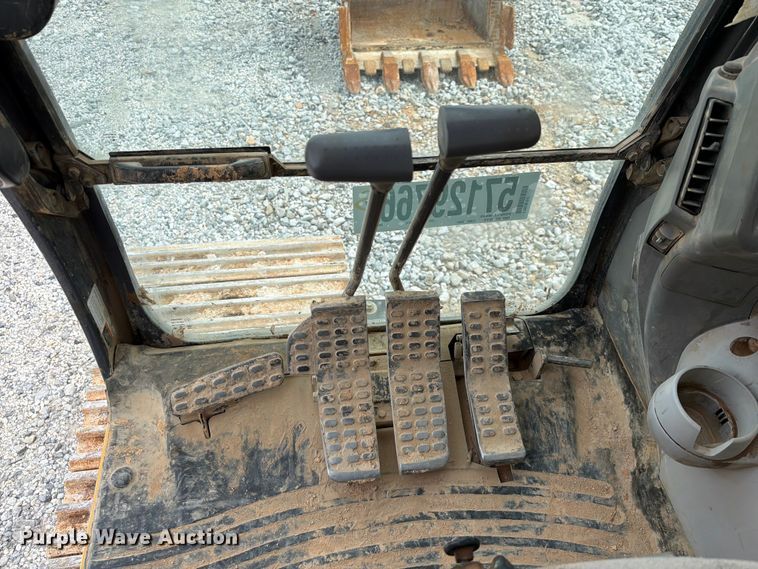 image for item YA3847 2018 John Deere 300G LC excavator