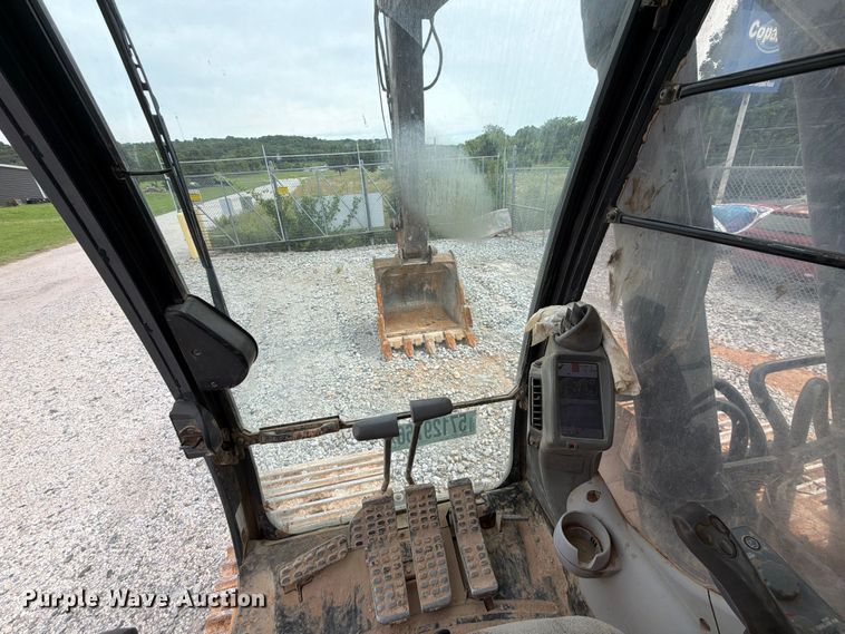 image for item YA3847 2018 John Deere 300G LC excavator