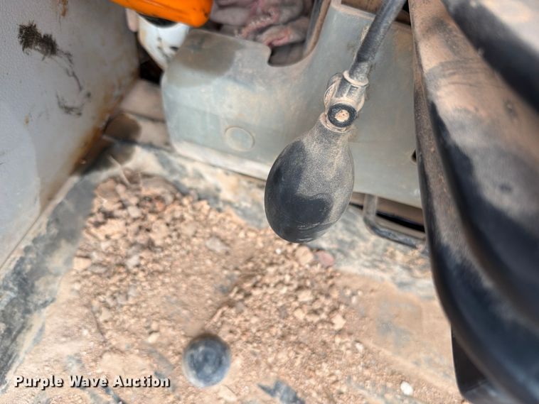 image for item YA3847 2018 John Deere 300G LC excavator