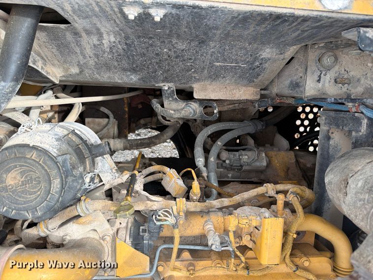 image for item YA3847 2018 John Deere 300G LC excavator