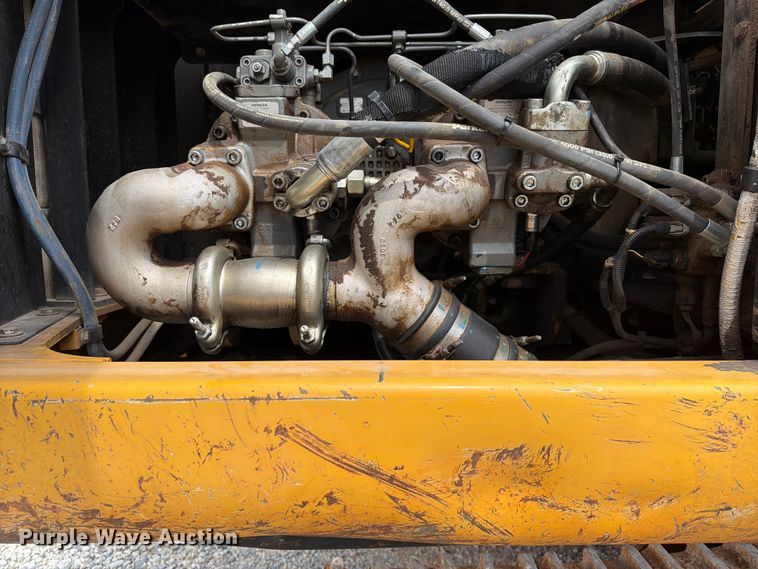 image for item YA3847 2018 John Deere 300G LC excavator