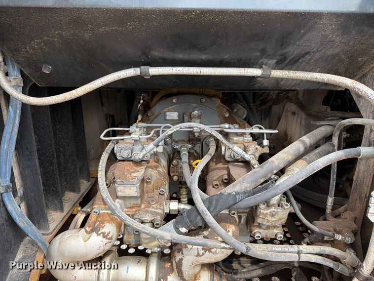 image for item YA3847 2018 John Deere 300G LC excavator
