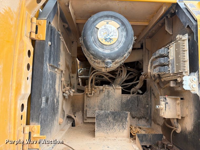 image for item YA3847 2018 John Deere 300G LC excavator
