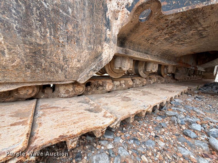 image for item YA3847 2018 John Deere 300G LC excavator