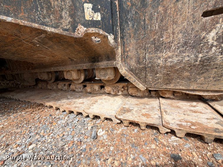 image for item YA3847 2018 John Deere 300G LC excavator