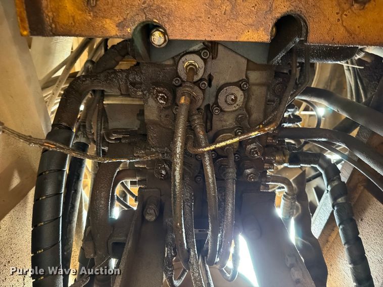 image for item YA3847 2018 John Deere 300G LC excavator