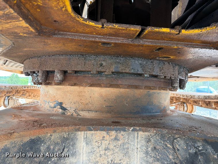 image for item YA3847 2018 John Deere 300G LC excavator