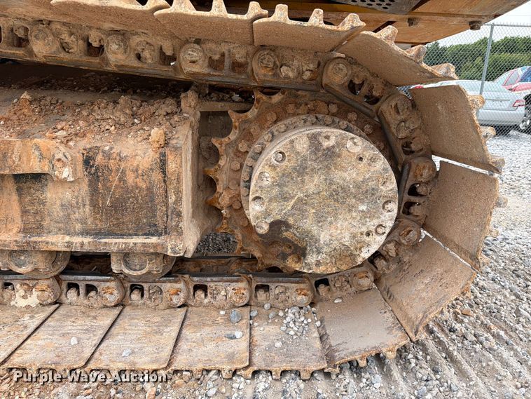 image for item YA3847 2018 John Deere 300G LC excavator